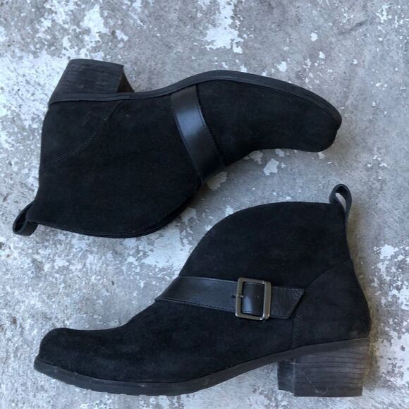 Ugg Ankle Boots   - Picture 1 of 6